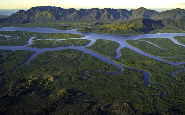 Hinchinbrook Explorer