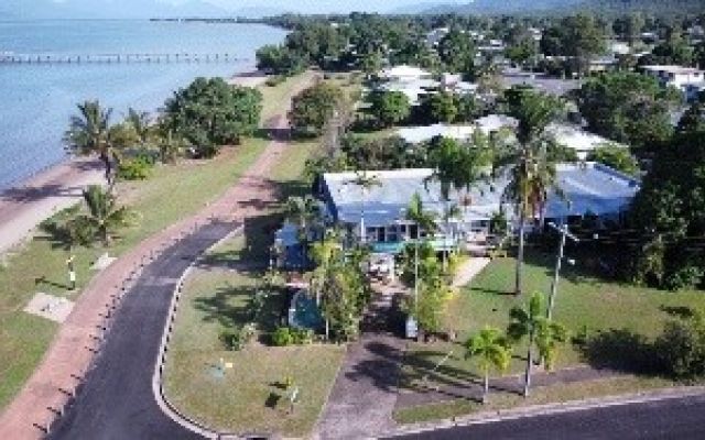 Cardwell Beachfront Motel